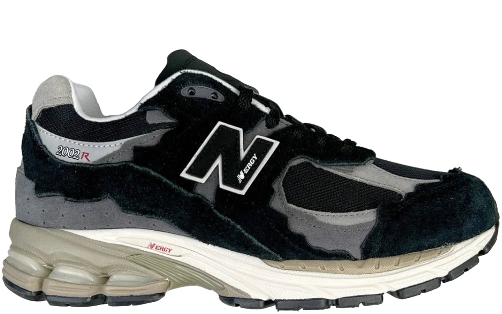 NEW BALANCE 2002R "Protection Pack" in Black/Grey