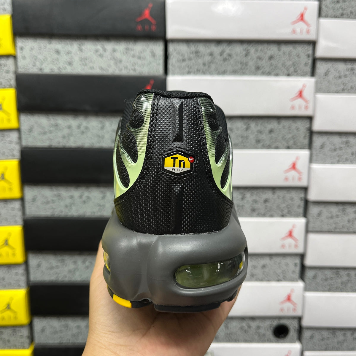 NIKE AIR MAX PLUS Iron Grey Light Liquid Lime Black