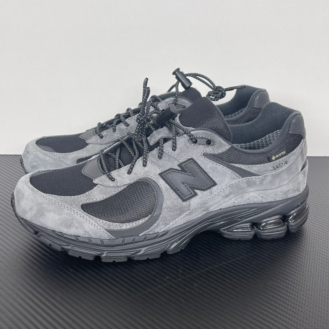 NEW BALANCE 2002 x JJJJound 2002R Gore-Tex in Charcoal