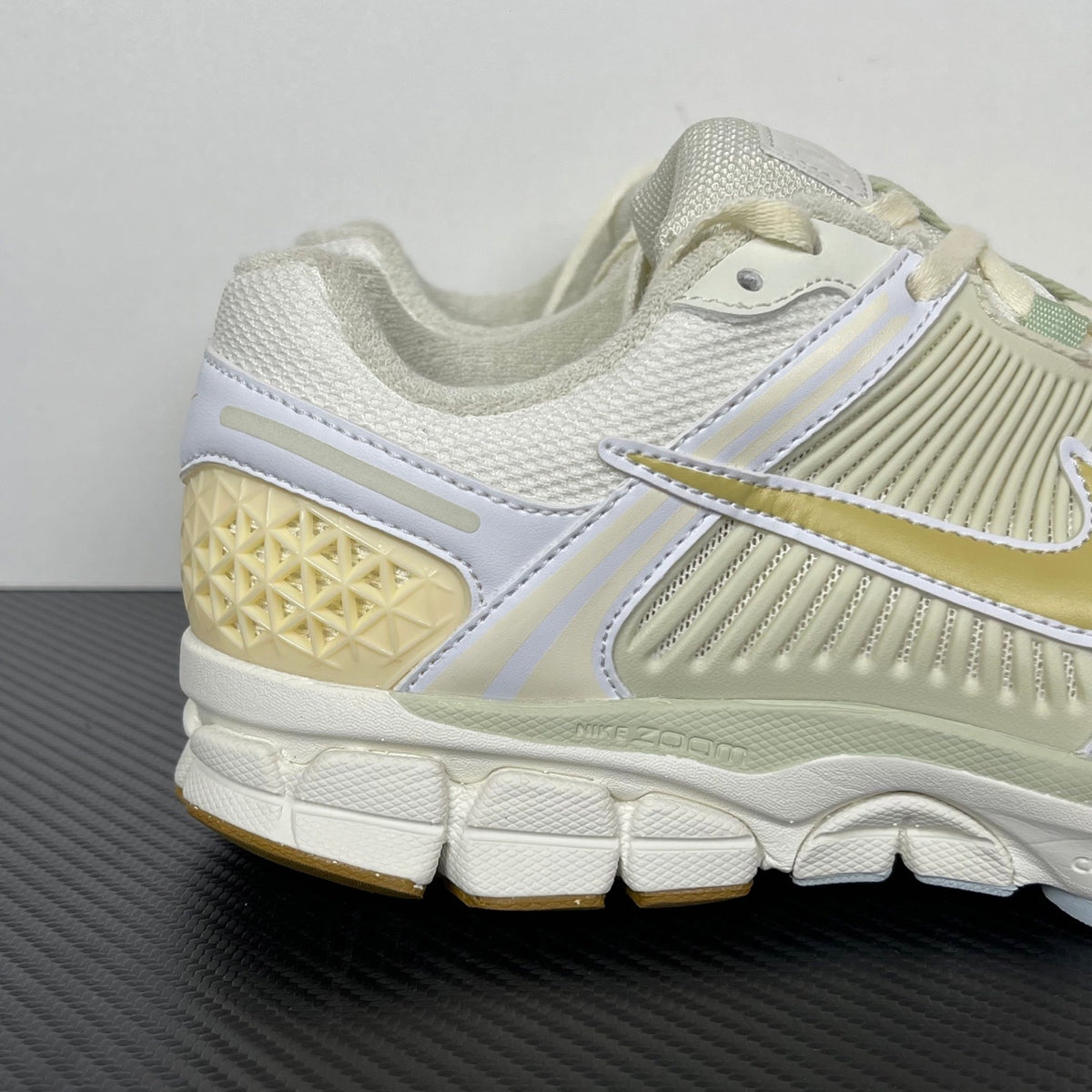 NIKE AIR ZOOM VOMERO 5 "Sail Buff Gold" cream and white mesh upper, buff gold Swoosh