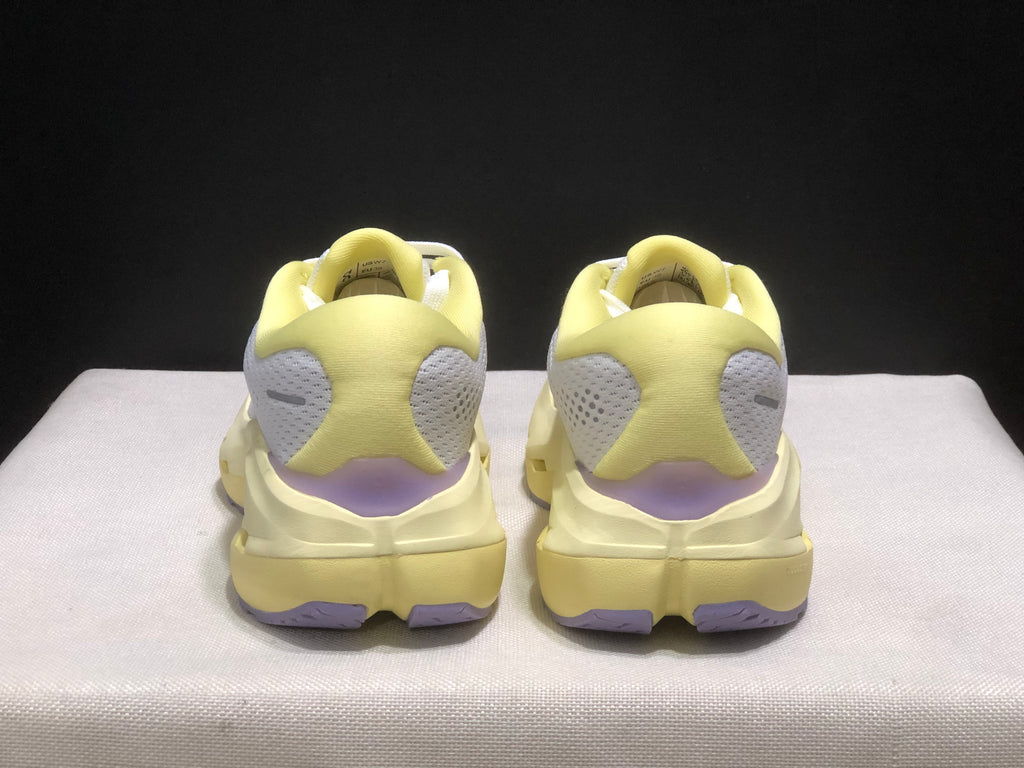 ON- Cloudrunner 3 Max Ivory