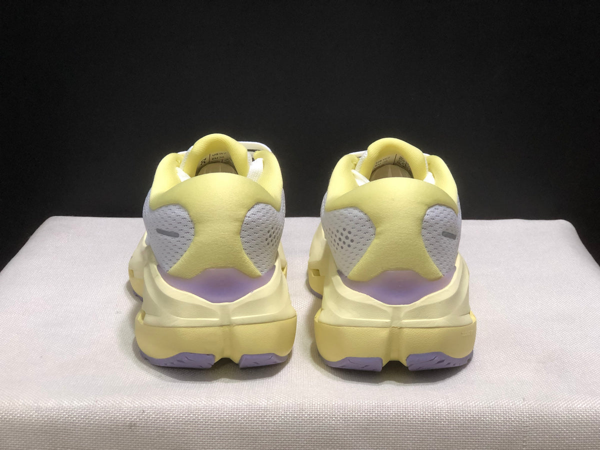 ON- Cloudrunner 3 Max Ivory