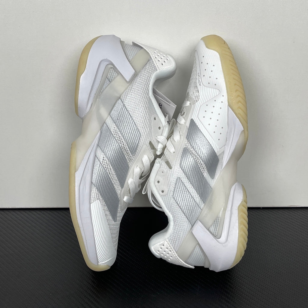 AD ADIZERO UBERSONIC 5 tennis shoes in the Cloud White / Silver Metallic