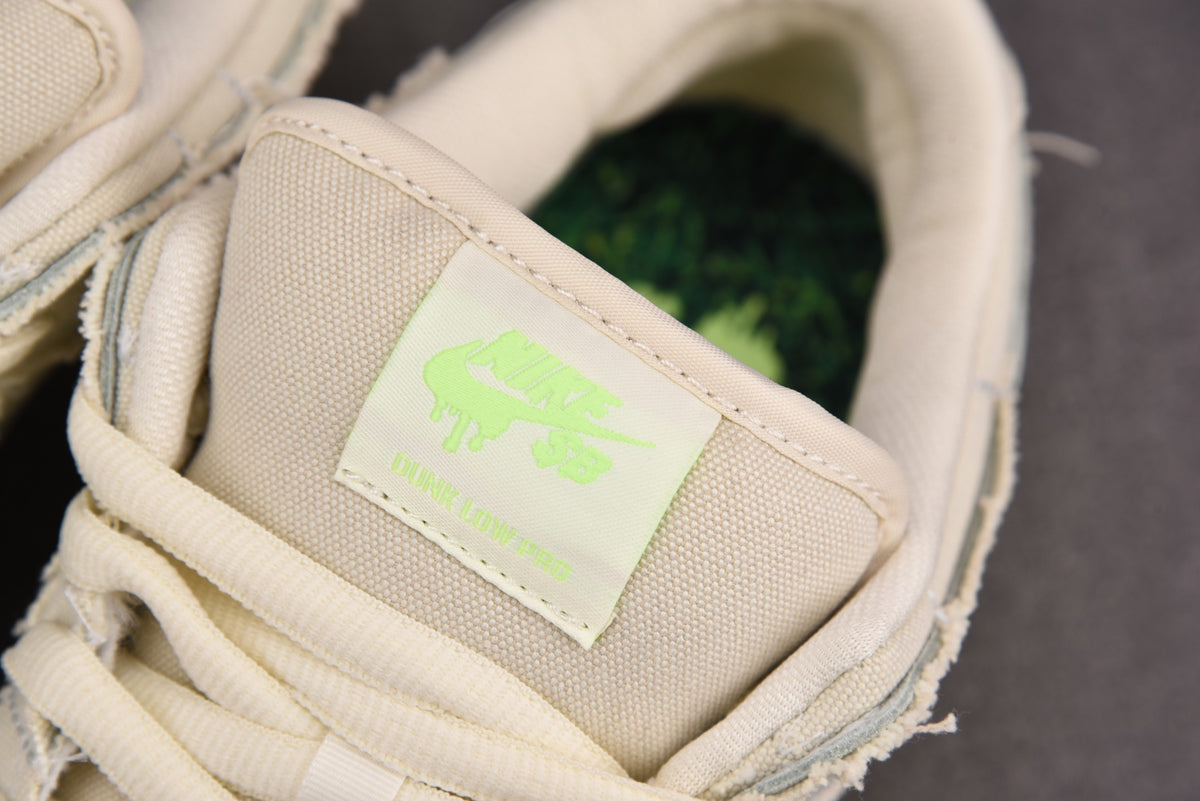 Nike SB Dunk  Low "Mummy"