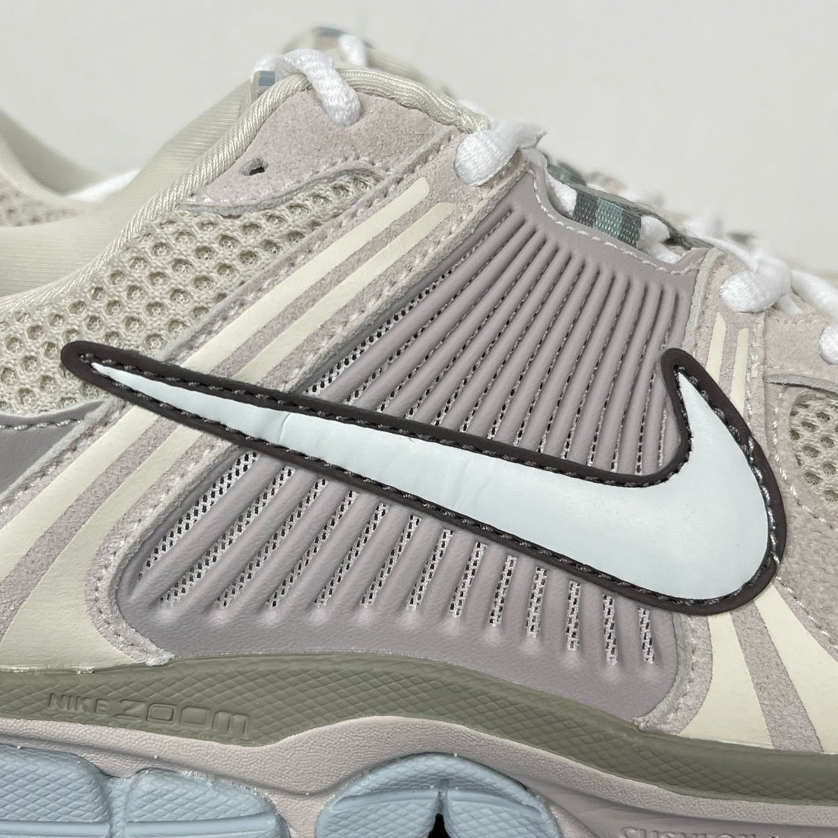 NIKE AIR ZOOM VOMERO 5 "Light Orewood Brown"