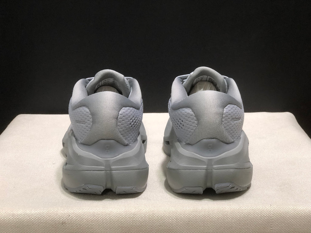 ON- Cloudrunner 3 Max GRAY