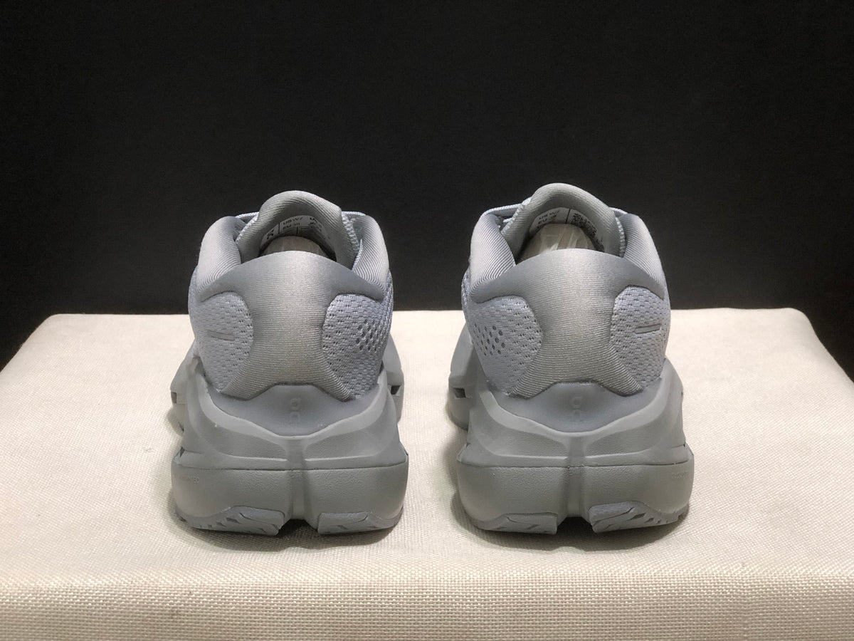 ON- Cloudrunner 3 Max GRAY