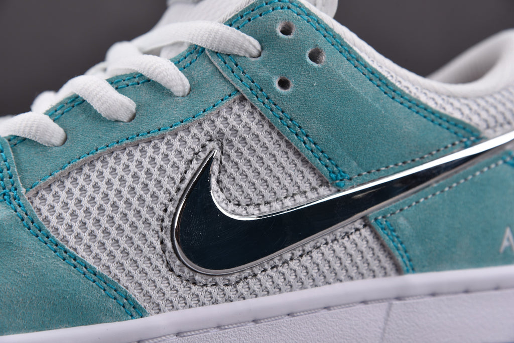 Nike SB Dunk  Low  April Skateboards