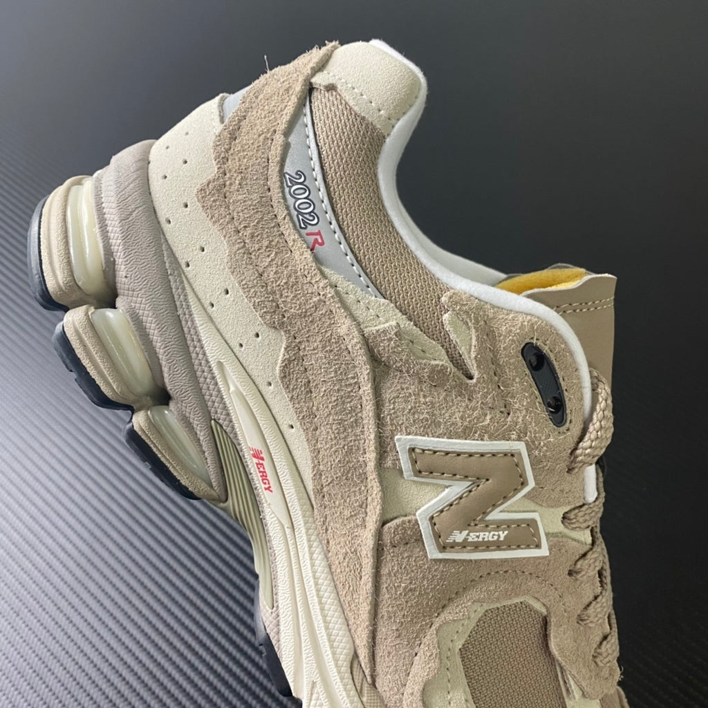 NEW BALANCE 2002R "Protection Pack - Driftwood"