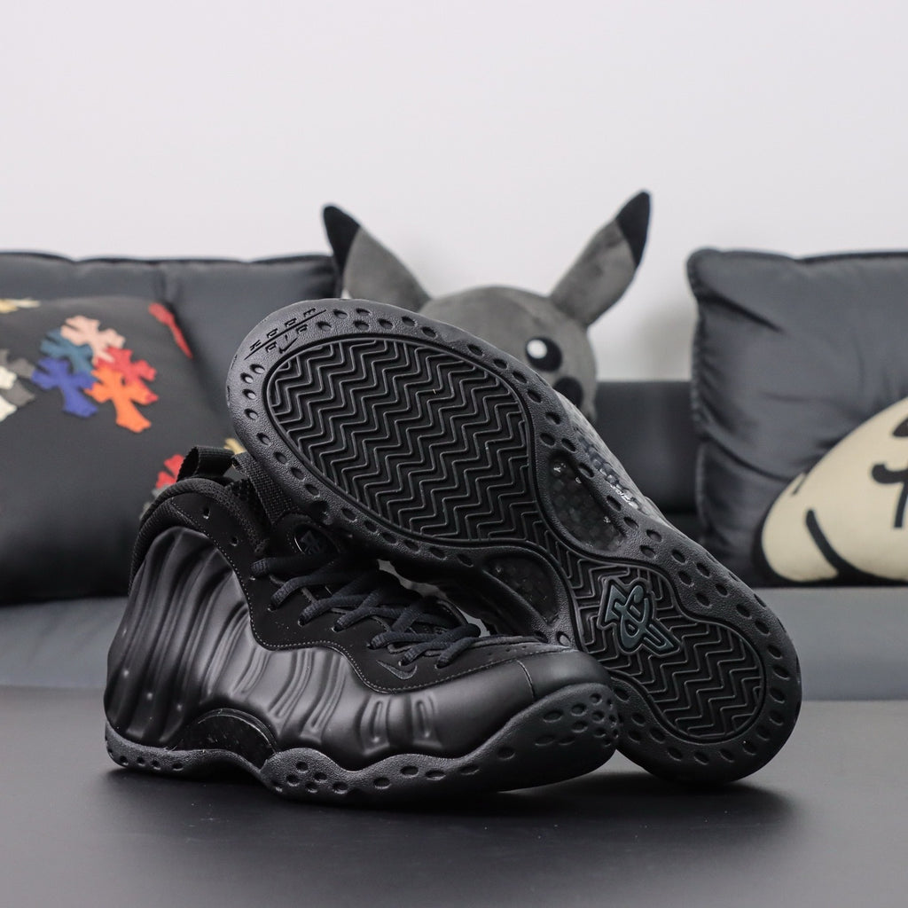 NIKE AIR  Foamposite  Black / Anthracite / Black