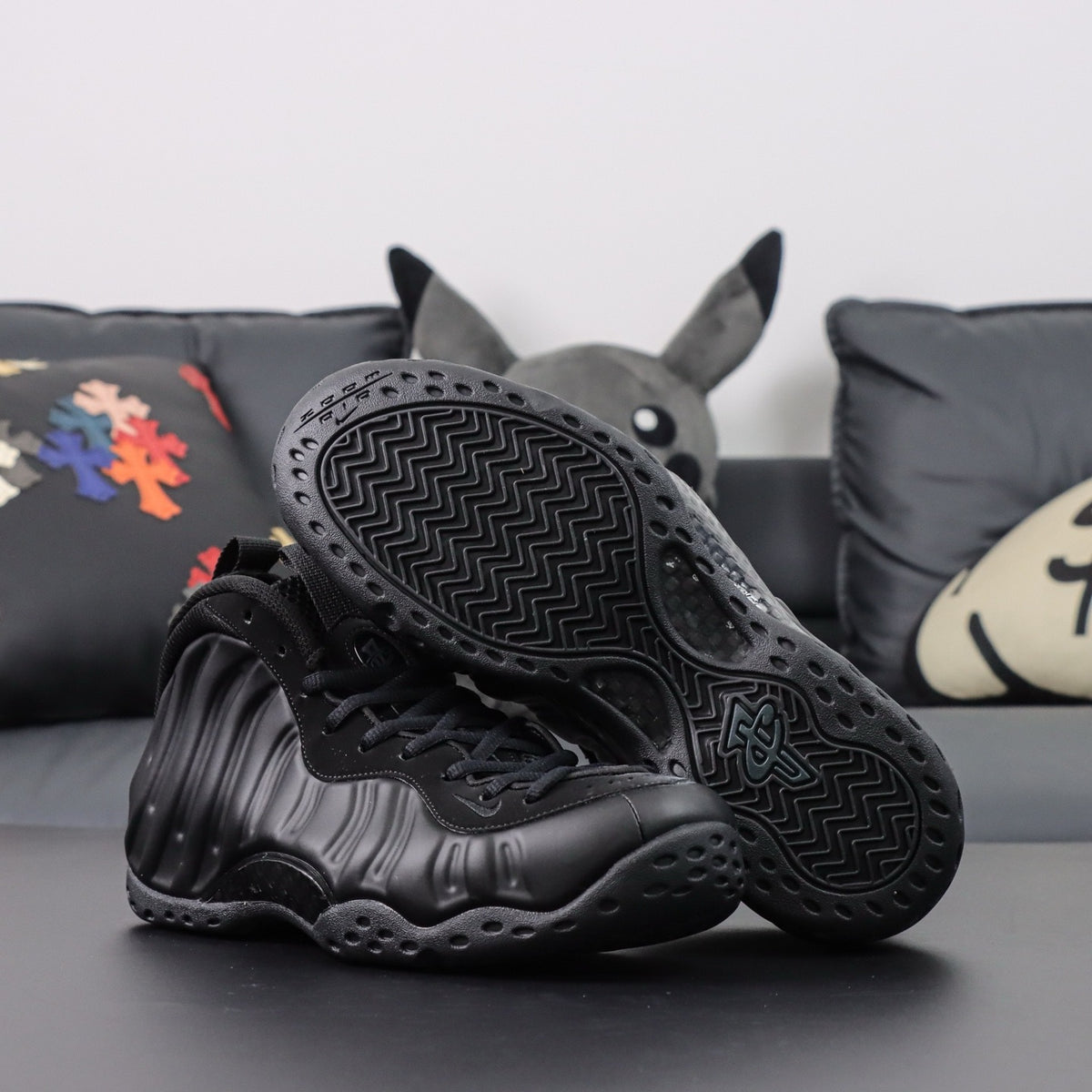 NIKE AIR  Foamposite  Black / Anthracite / Black
