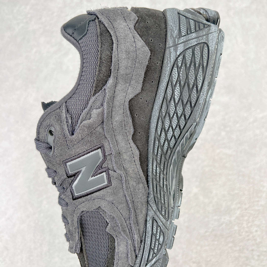 NEW BALANCE 2002R Protection Pack Phantom