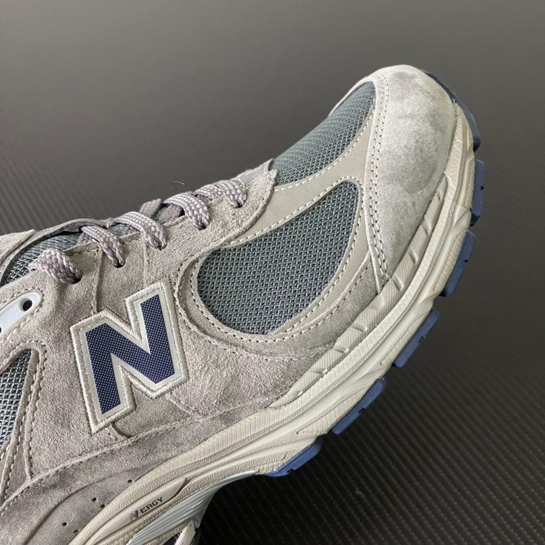 NEW BALANCE 2002R GORE-TEX in the Marblehead / Moon Shadow