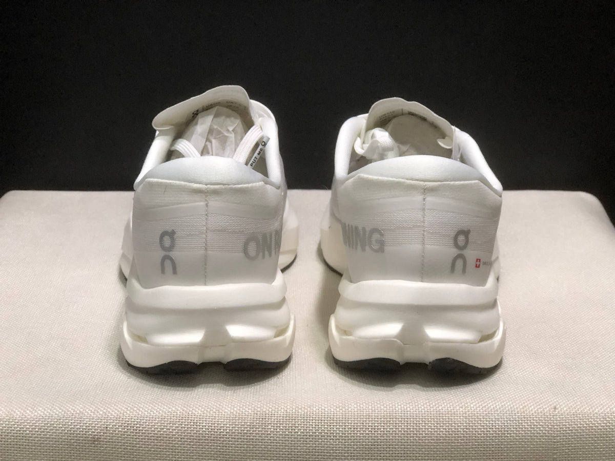 ON - CLOUD BOOM RUNNING WHITE