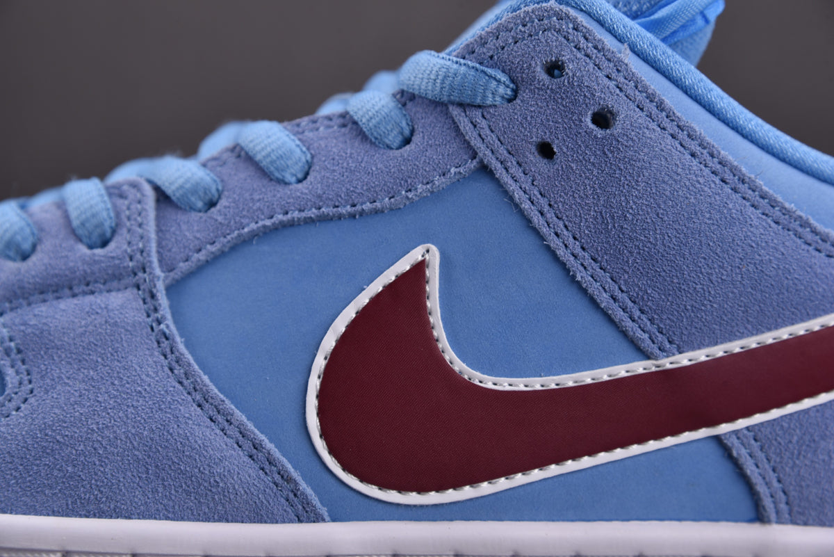 Nike SB Dunk  Low  "Philadelphia Phillies"