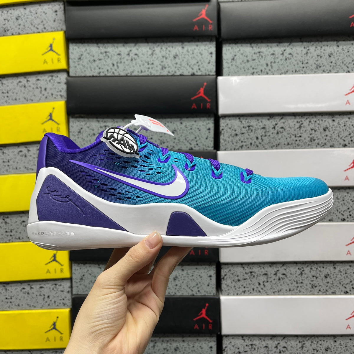 Kobe 9 Elite Low Protro Hornets