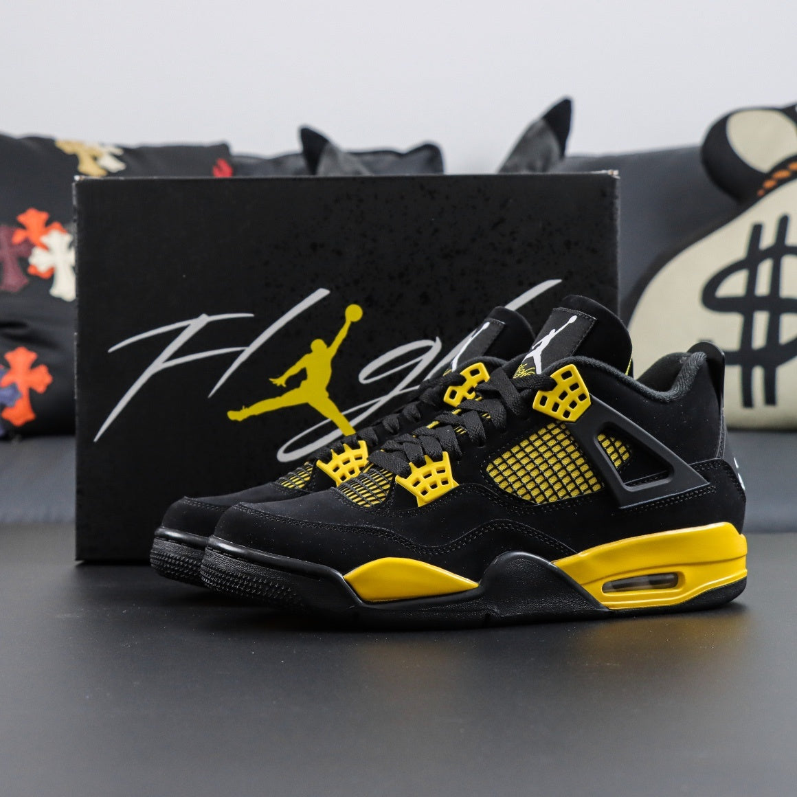 Jordan 4 Retro 'Thunder'