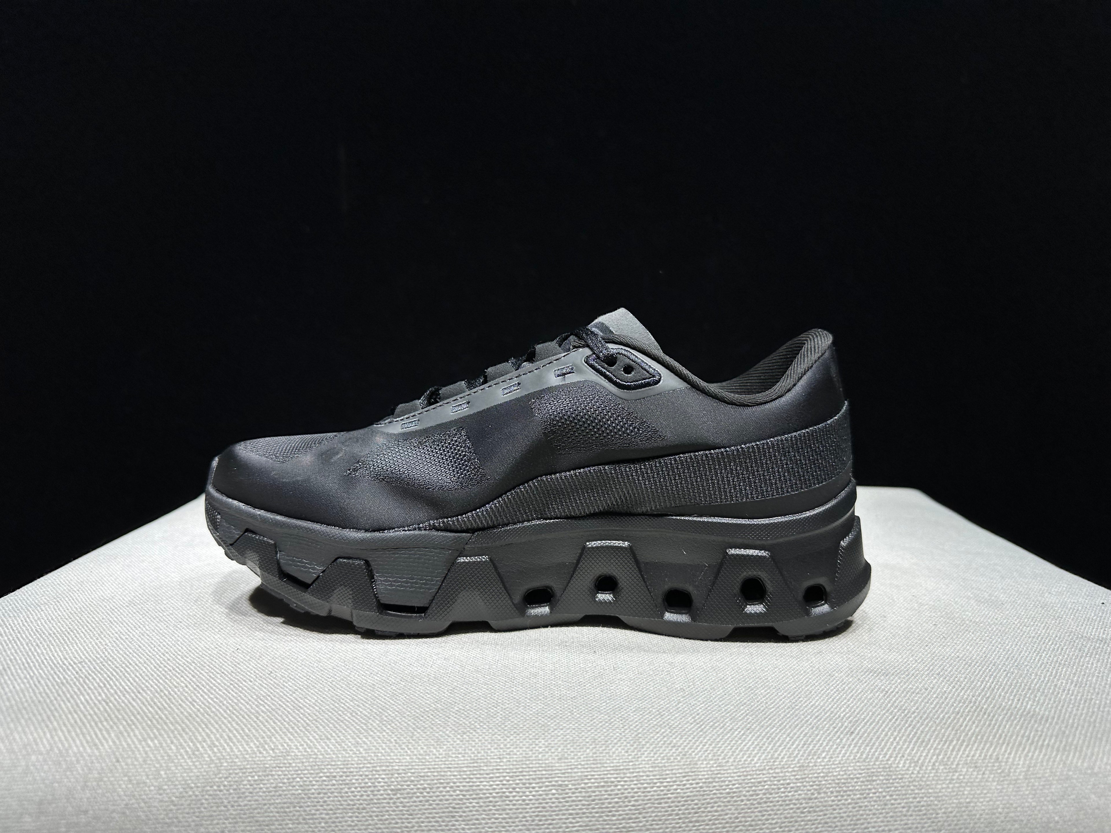 ON - Cloudmonster Hyper 'Black | Black'