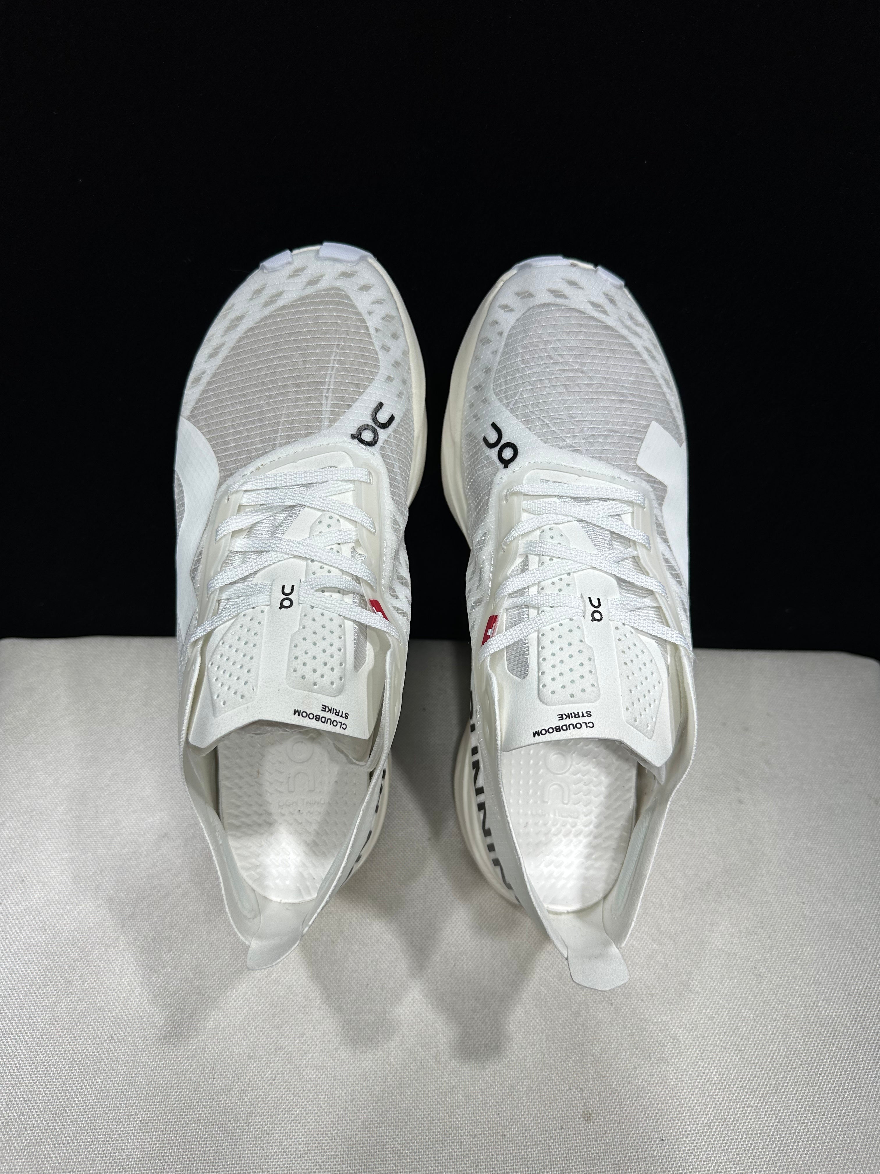 ON - Cloudboom Strike 'White | White'
