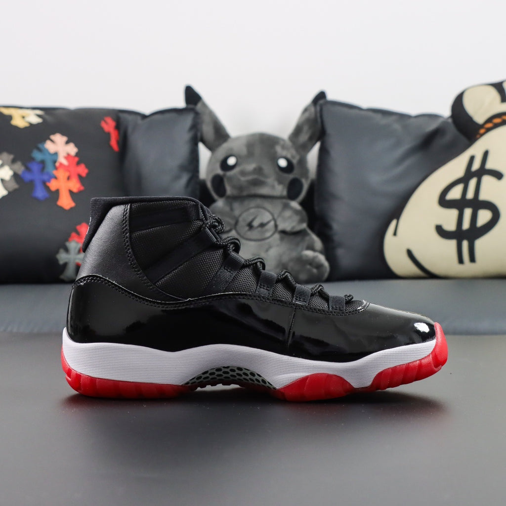 Jordan 11 Retro 'Bred'