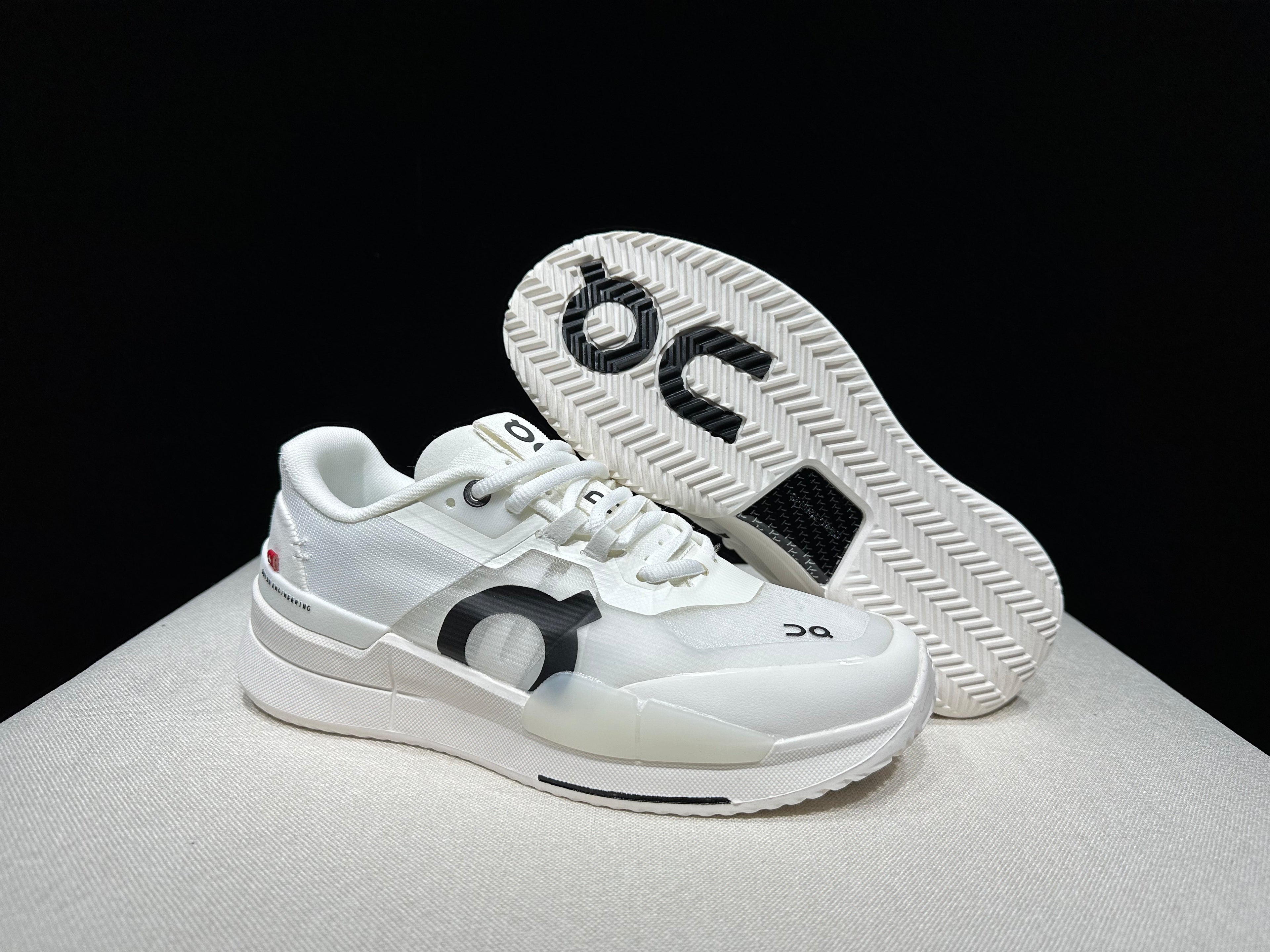 THE ROGER Pro 2 'All White'