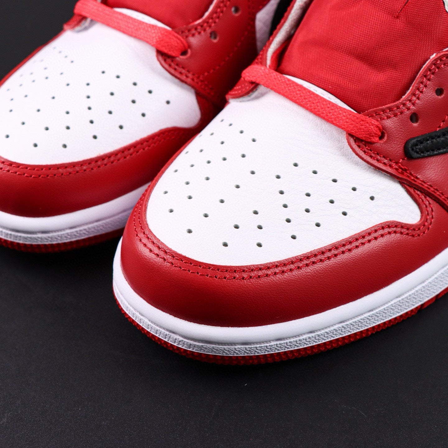 Jordan 1 Low x Travis Scott "Chicago"