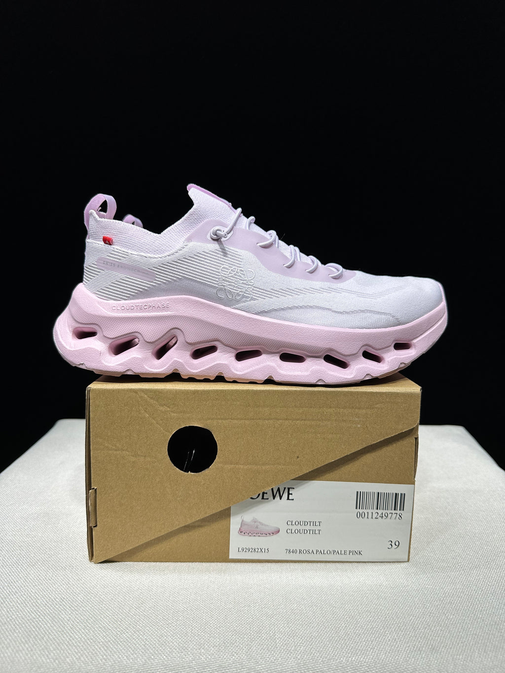 ON - Cloudtilt x Loewe 'Pale Pink'