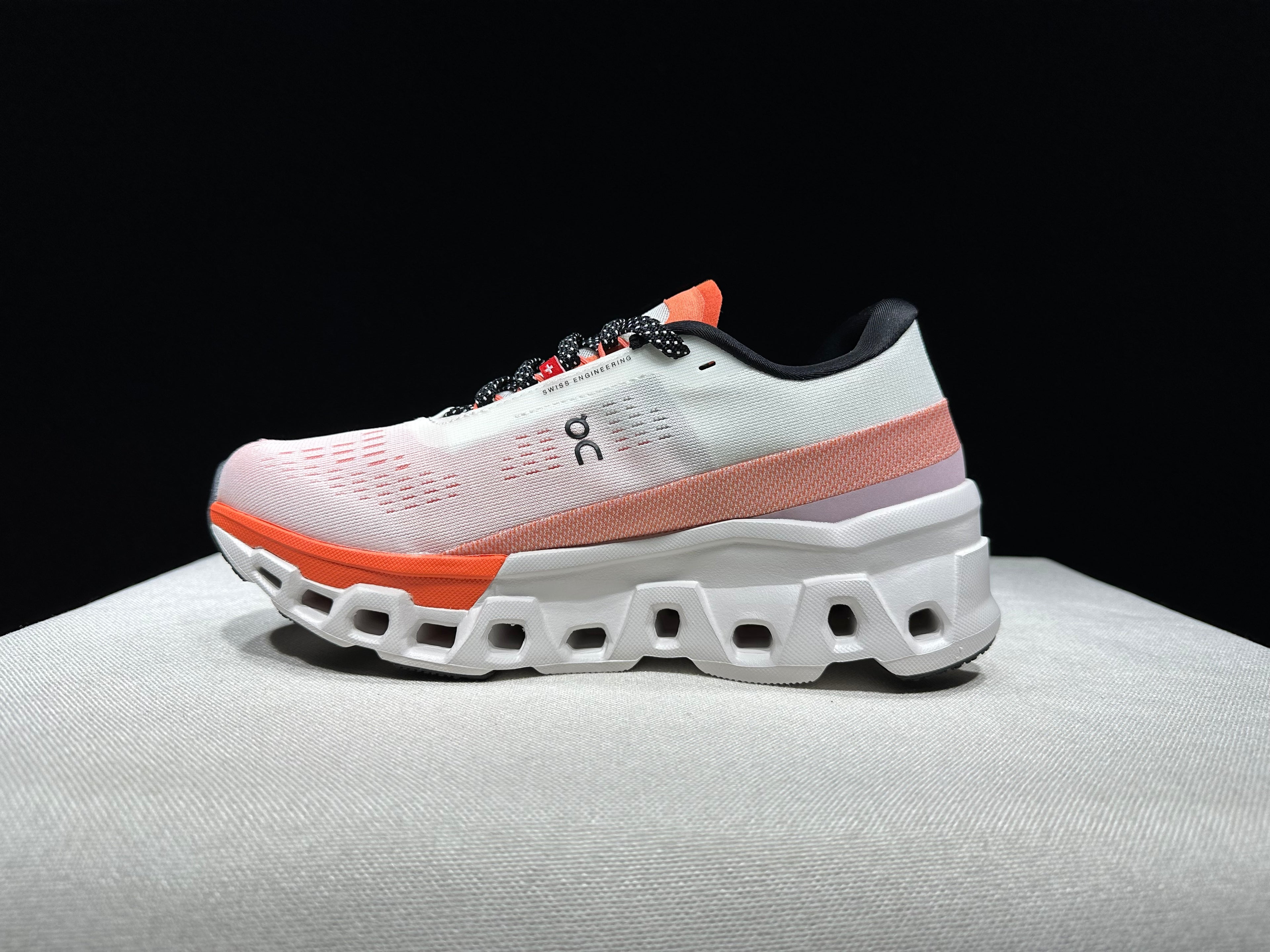 ON - Cloudmonster 2 'Undyed Flame'