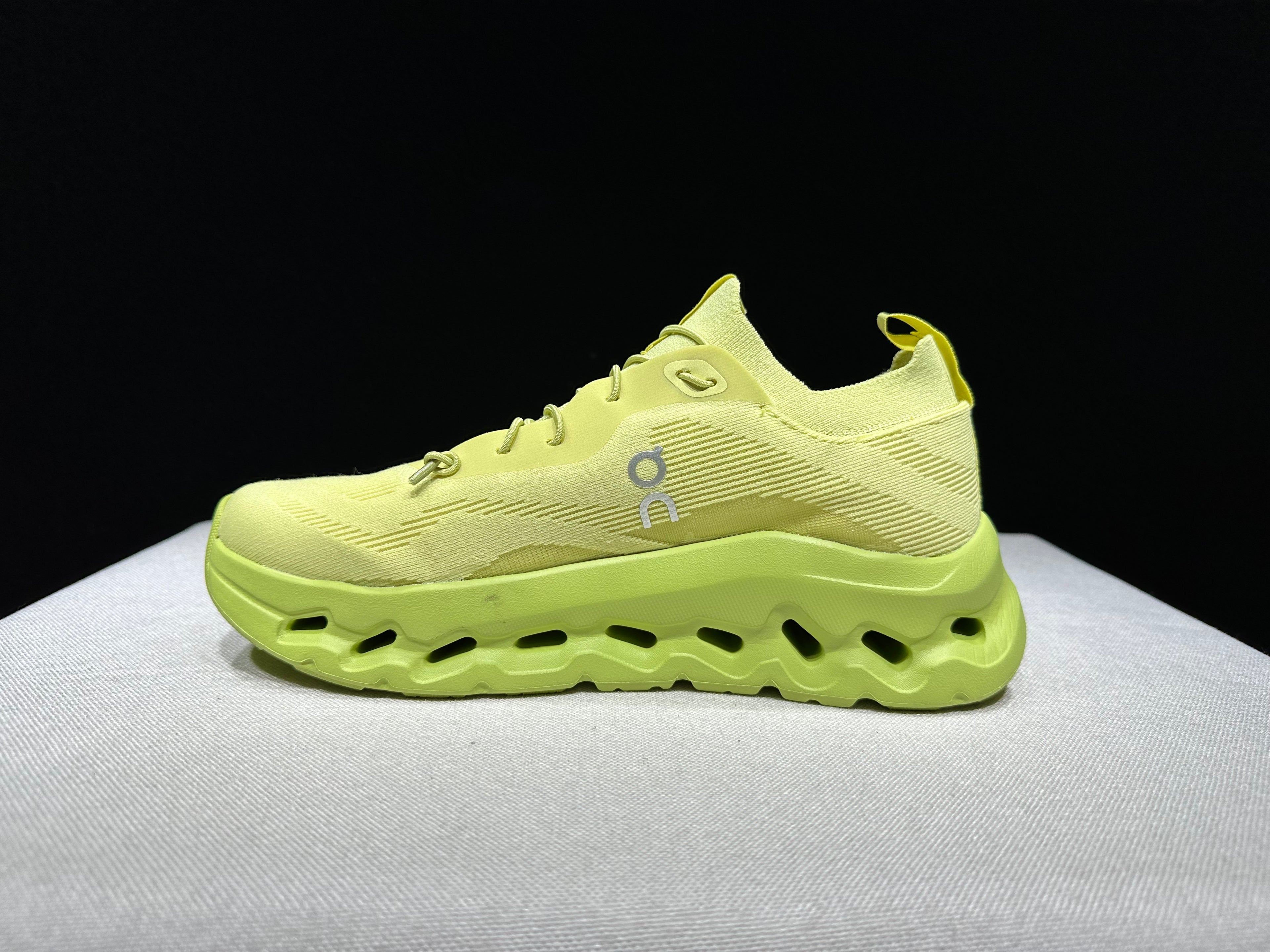 ON - Cloudtilt x Loewe 'Lime Green'