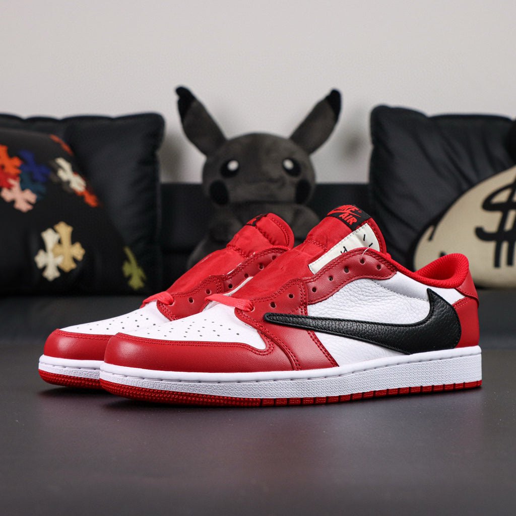 Jordan 1 Low x Travis Scott "Chicago"