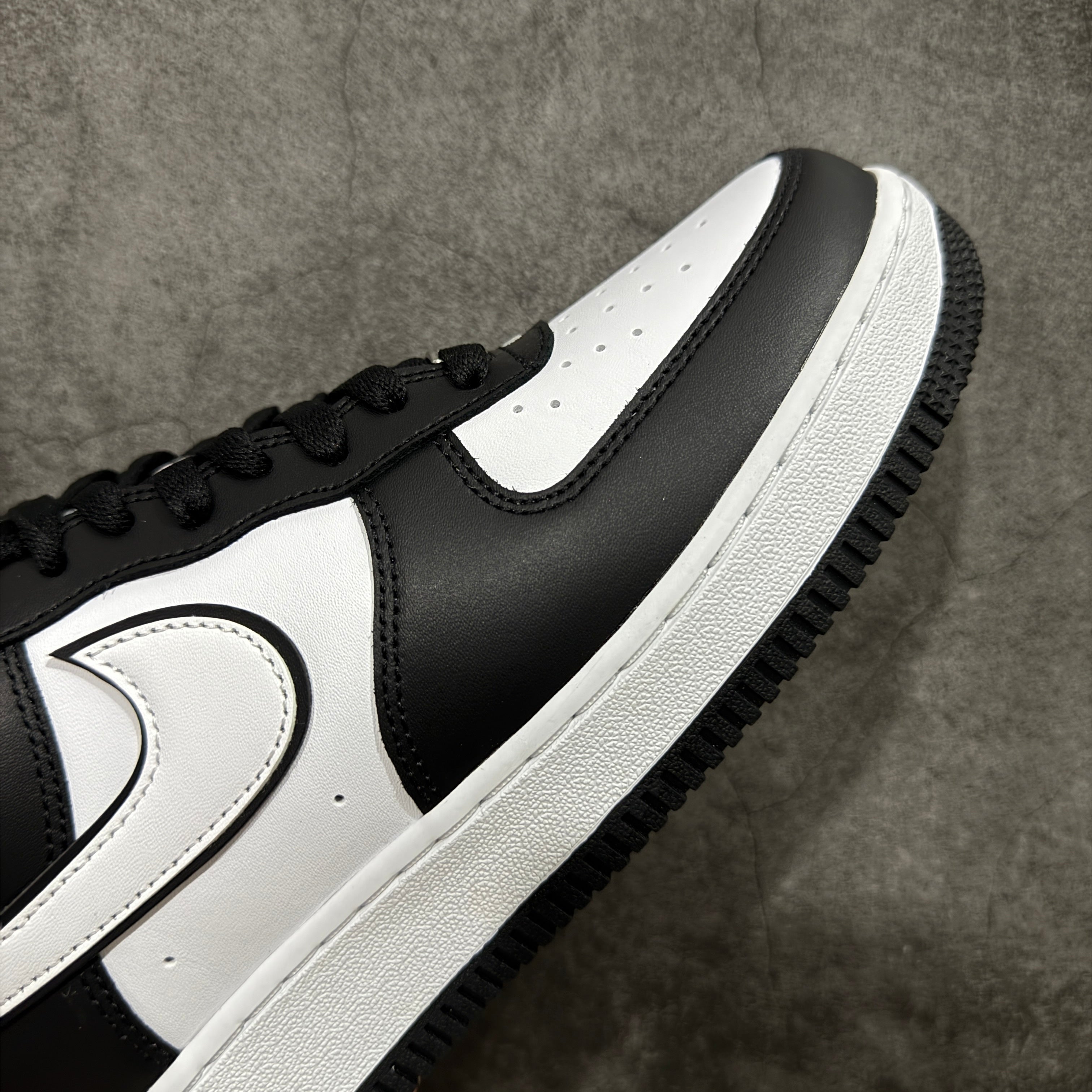 Nike Air Force 1 '07 'Panda'