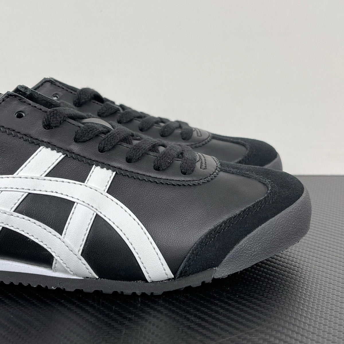 Onitsuka Tiger Mexico 66 'Black White'