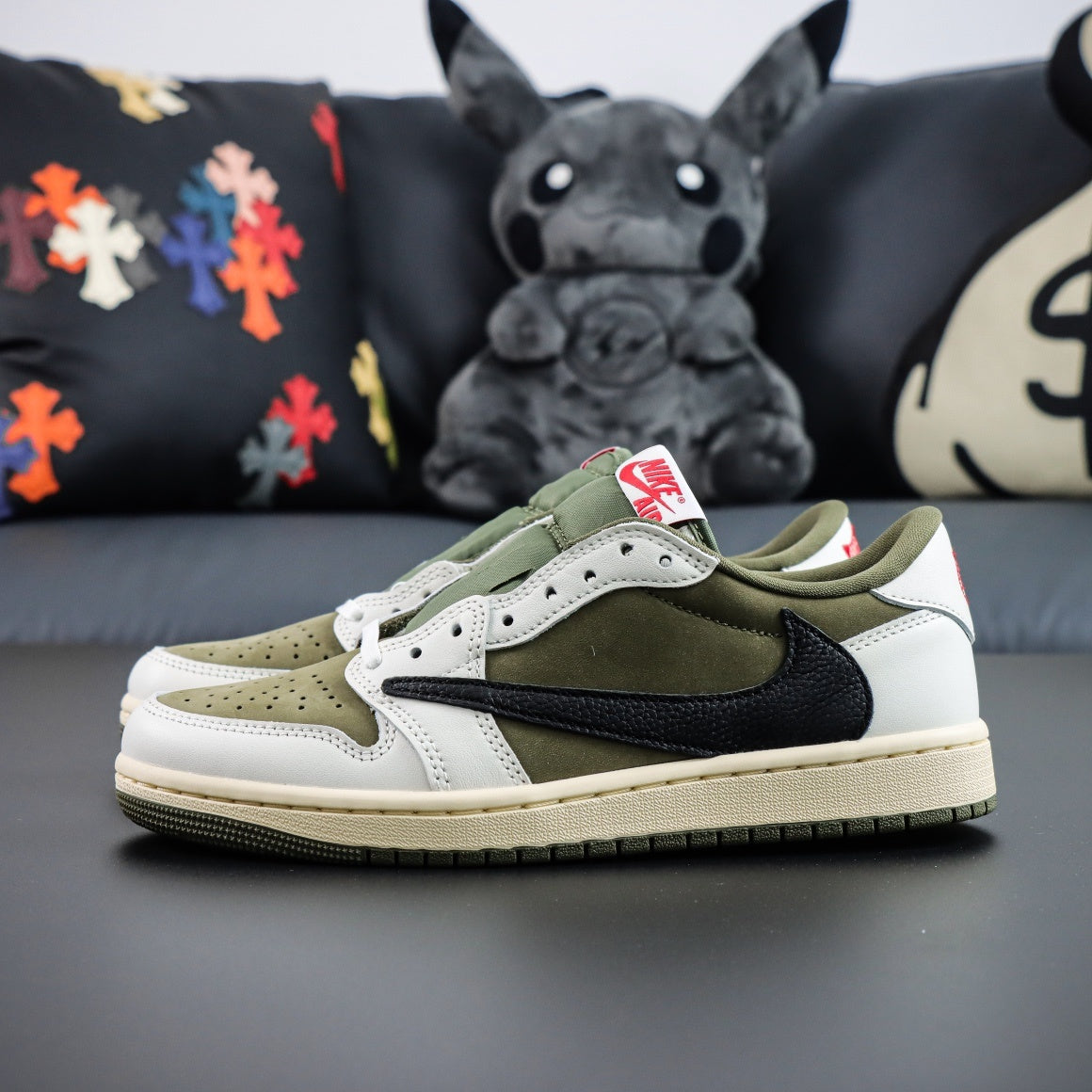 Jordan 1 Retro Low OG SP x Travis Scott 'Medium Olive'