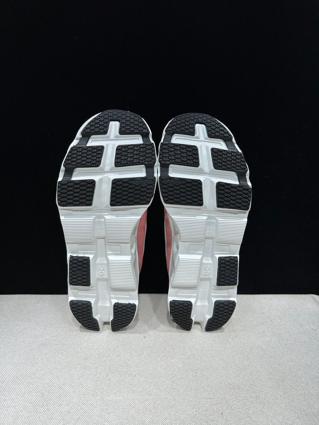 ON - Cloudmonster 2 'Ivory Silver Red'