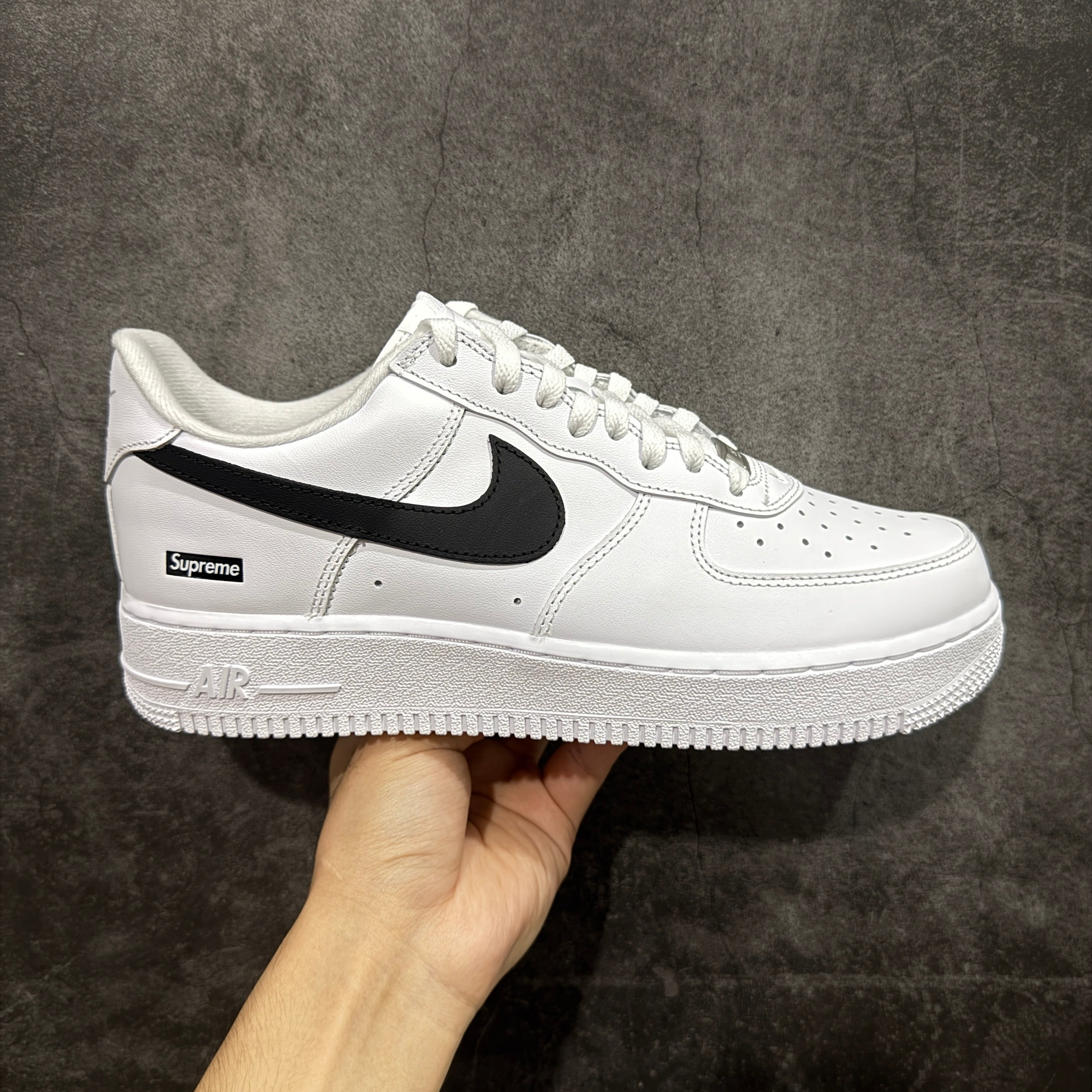 Nike Air Force 1 Low x Supreme 'White Black'