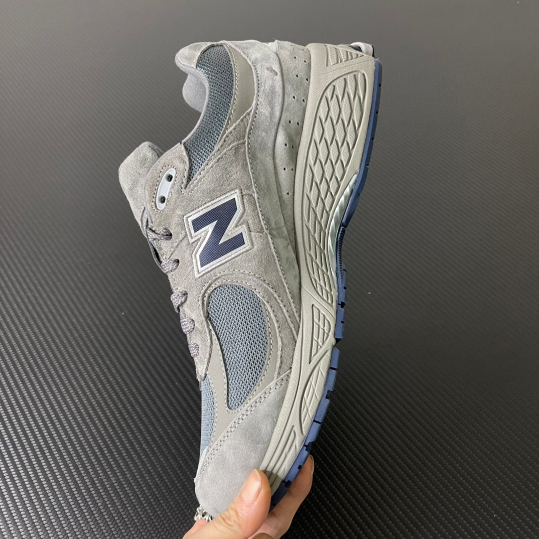 NEW BALANCE 2002R GORE-TEX in the Marblehead / Moon Shadow