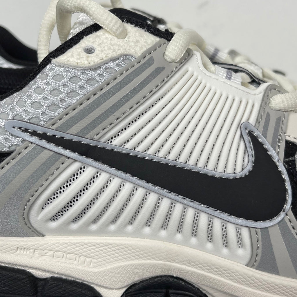 NIKE AIR ZOOM VOMERO 5 "Photon Dust Black"