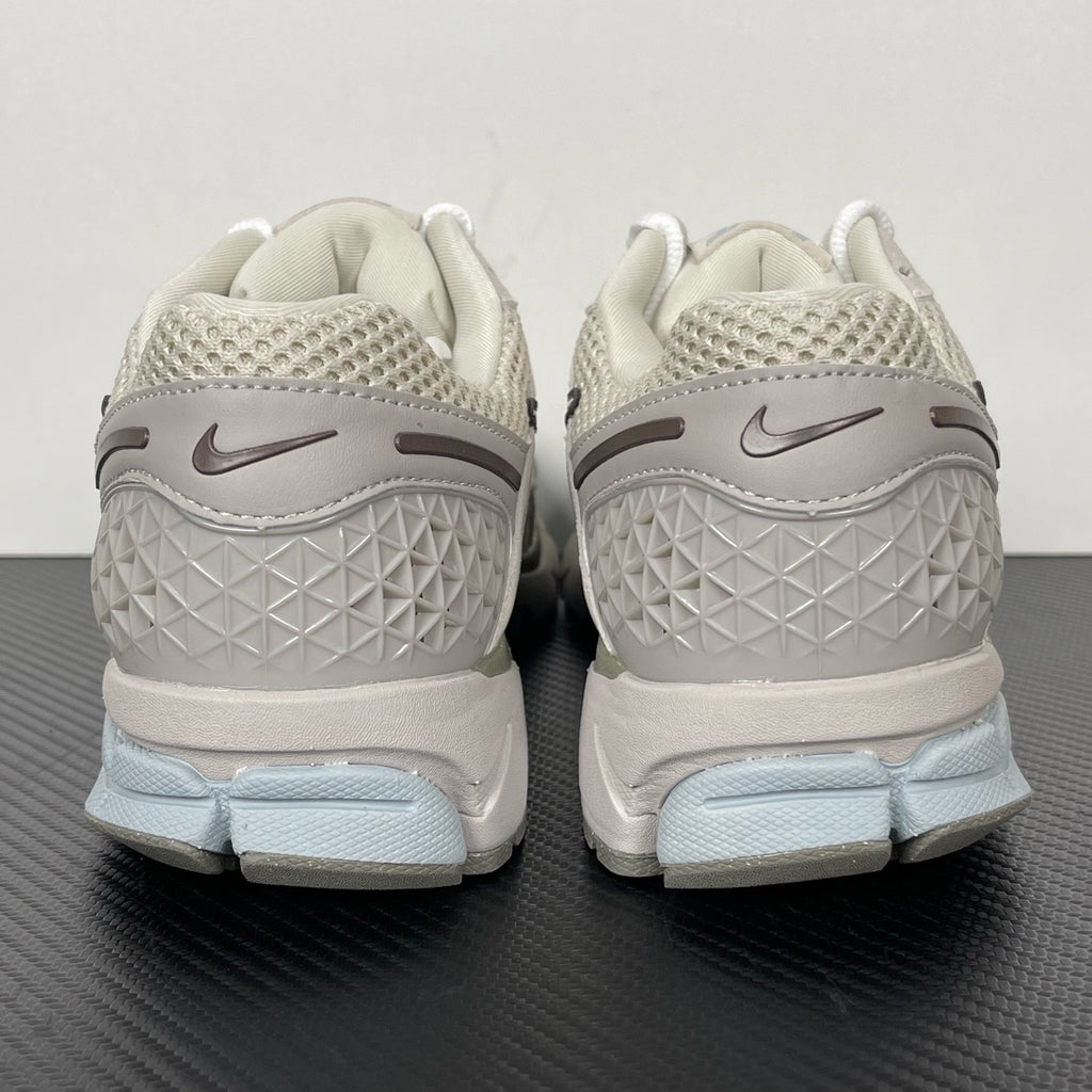NIKE AIR ZOOM VOMERO 5 "Light Orewood Brown"