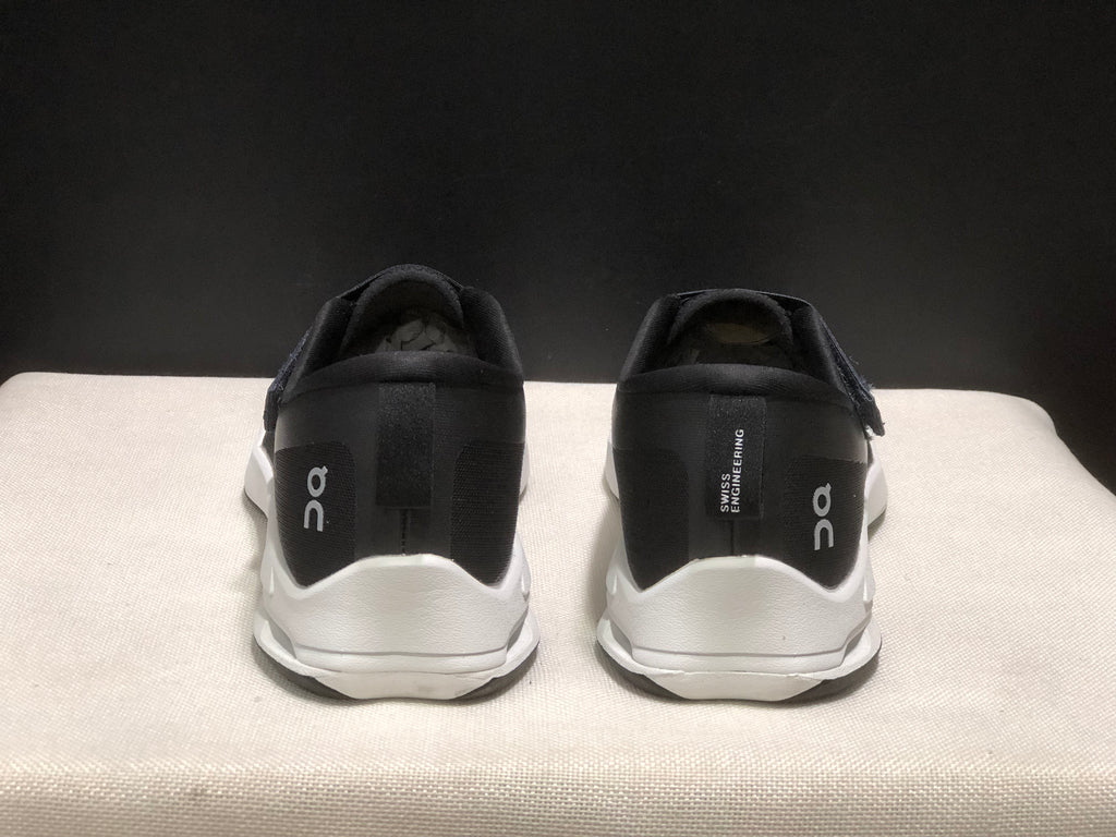 ON - CLOUDNOVA X ZENDAYA BLACK WHITE