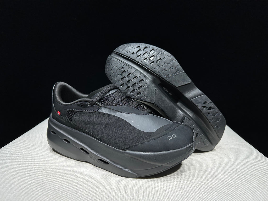 ON - CLOUDBOOM VOLT ALL BLACK