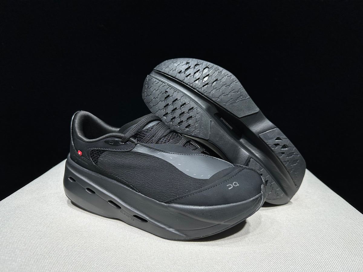 ON - CLOUDBOOM VOLT ALL BLACK