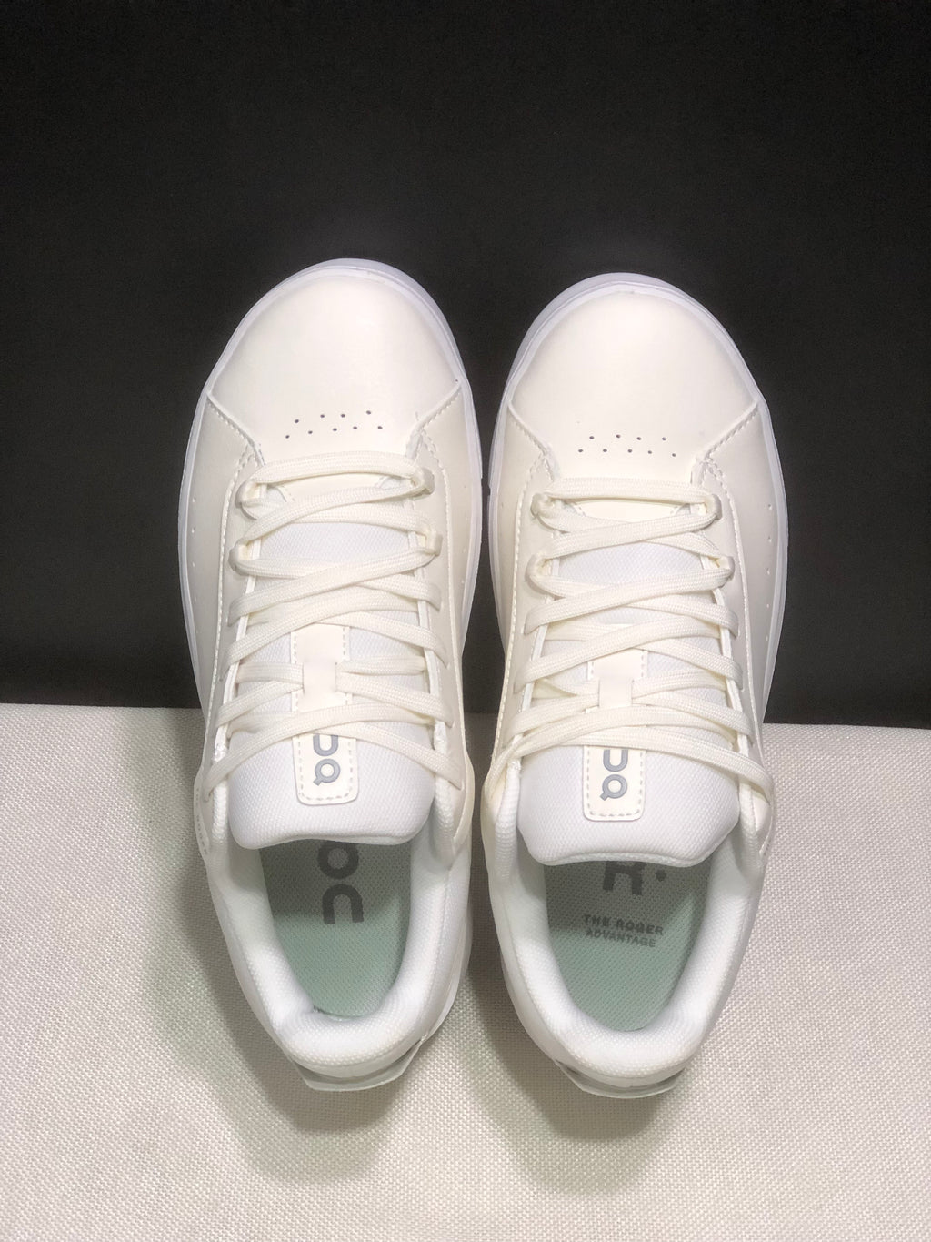 ON - ROGER FEDERER X THE ROGER CENTRE COURT BEIGE WHITE