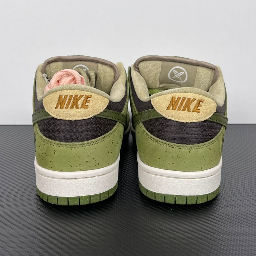 Nike SB Dunk  Low x Yuto "Matcha"