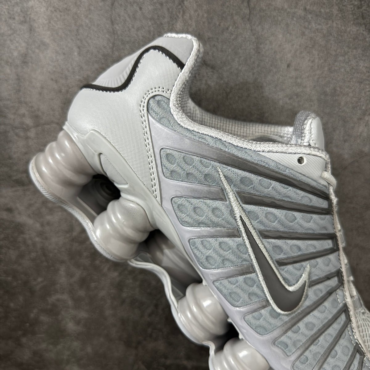 NIKE SHOX TLX Wolf Grey Iron Grey