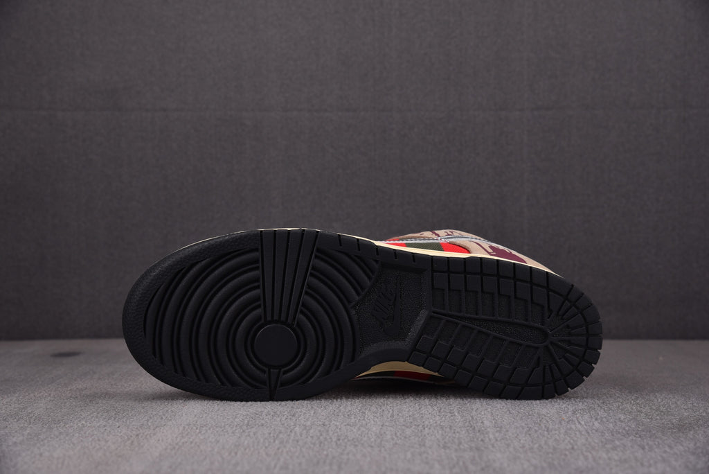 Nike SB Dunk  Low  "Freddy Krueger"