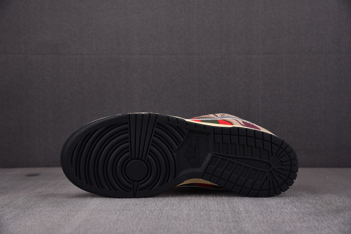 Nike SB Dunk  Low  "Freddy Krueger"