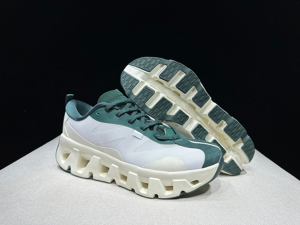 ON - KITH K TECH 1 WHITE GREEN