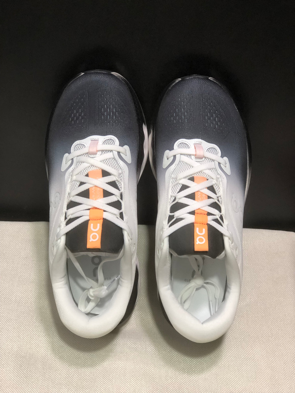 ON - CLOUDSURFER 3 WHITE BLACK