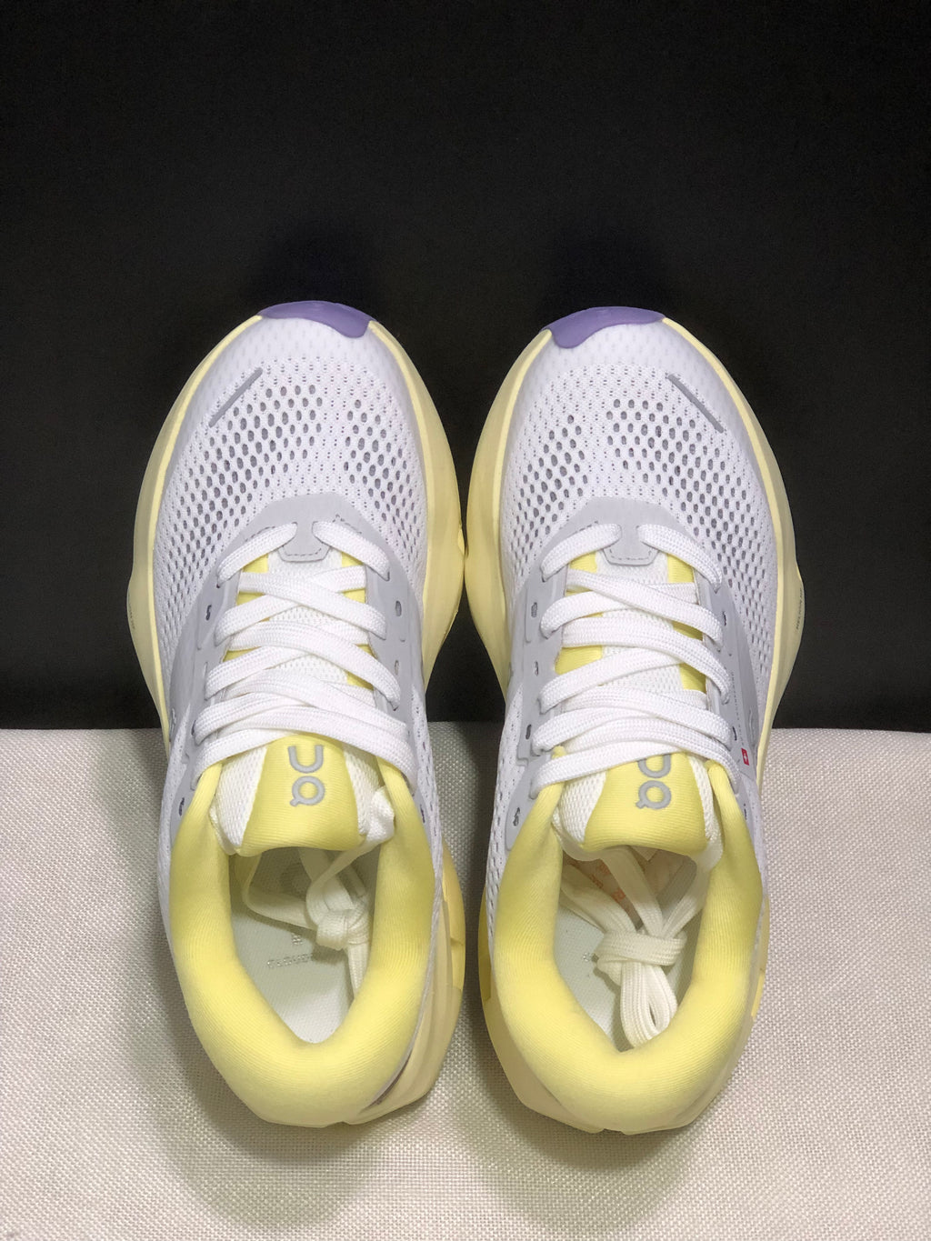ON- Cloudrunner 3 Max Ivory