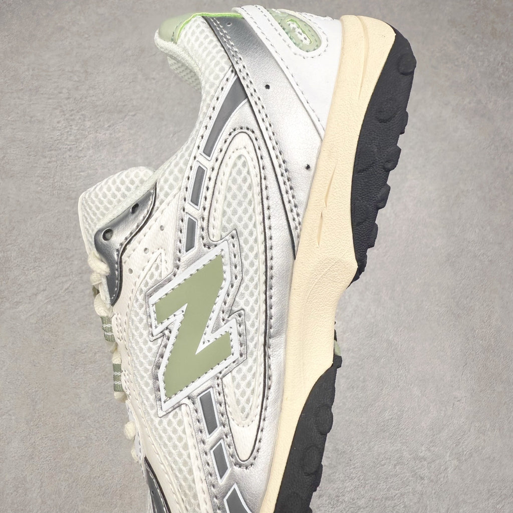 New Balance 204L "Silver Metallic / Sage Green"